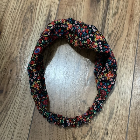 BNWOT Women’s 3 headbands - Picture 5 of 7